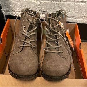 Sporto Sueded Boots size 10